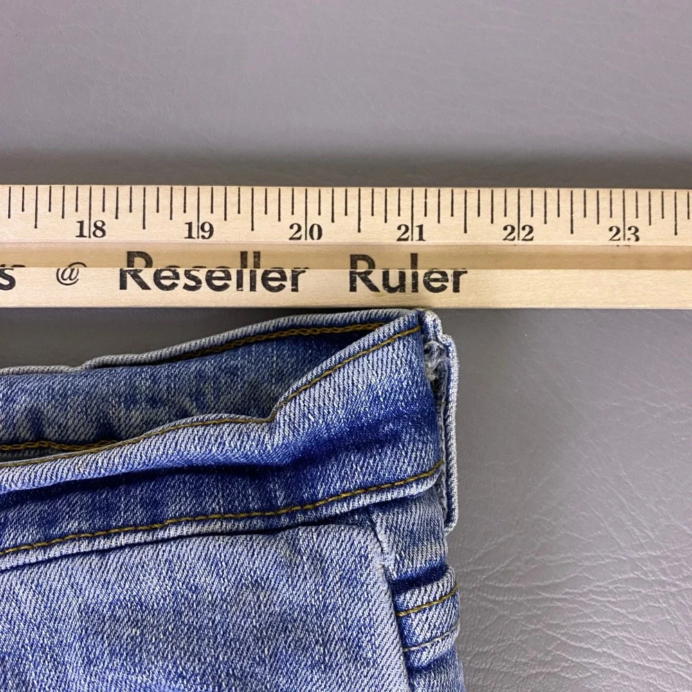 Wrangler Jeans Relaxed Fit‎ Men's Size 42x30 Straight Leg Blue Medium Wash